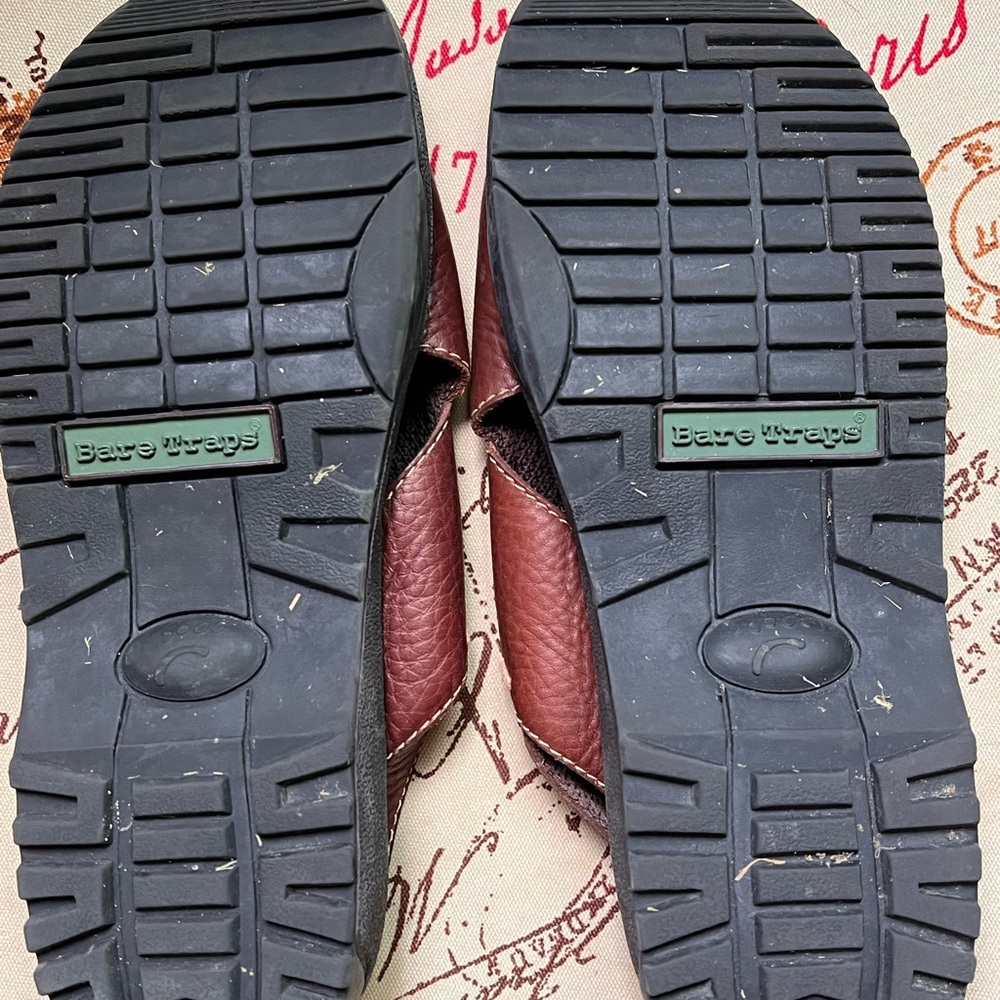 BareTrap brand leather slingback style sandals in good shape. Size 10 women’s